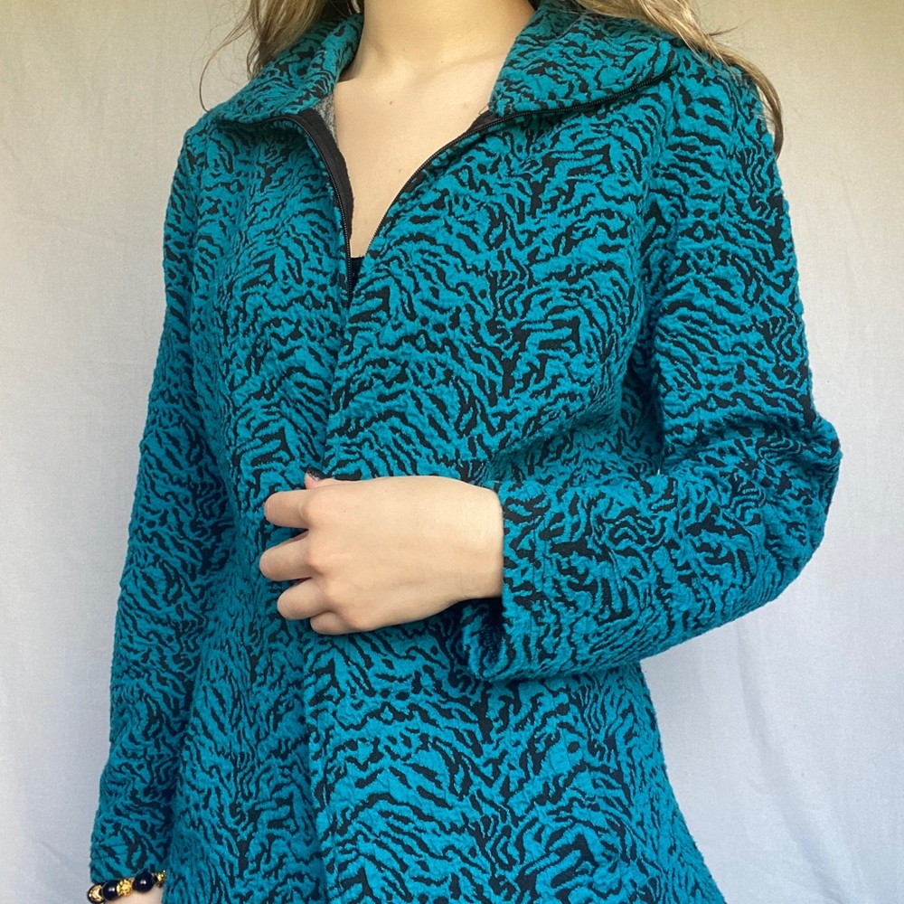 Blue Zebra Patterned Medium Zip Up Jacket - image 4